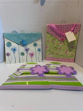 4 pcs Floral & Striped Gift Bag Set in Green, Lavender and Pink LOT 6